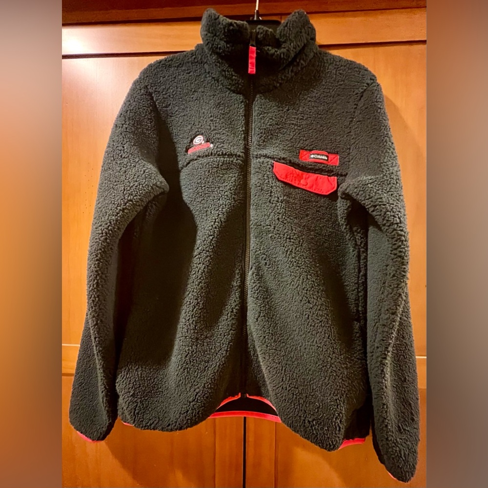 WOMENS COLUMBIA JACKET
GEORGIA DAWGS
SIZE MEDIUM